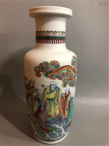 A Famille rose Mallet Vase of Qing Dynasty