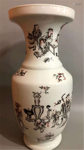 A Grisaille Vase Qing Dynasty
