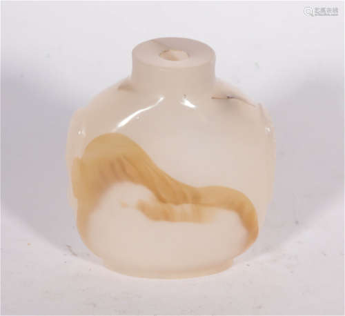 An Agate Snuff Bottle Qing Dynasty