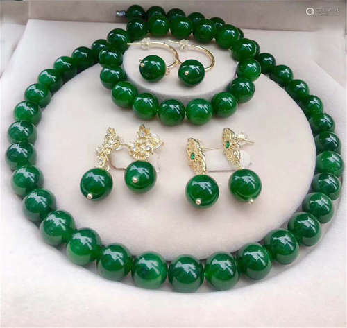 A Set of Jade Jewelry