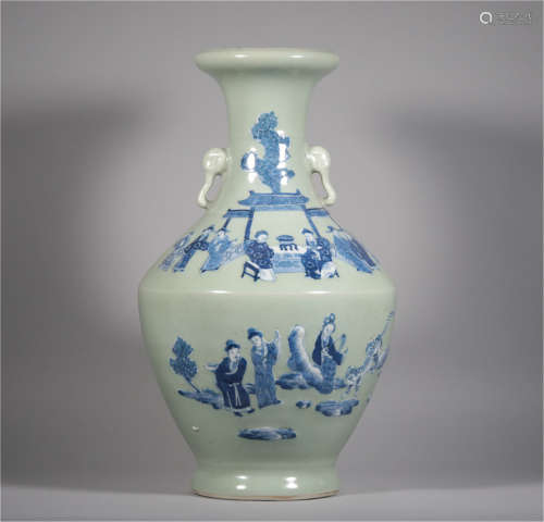 An Underglaze Blue and Celadon Glazed Vase Qing Dynasty