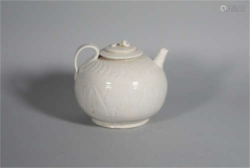 A Ding-type Teapot of Song Dynasty