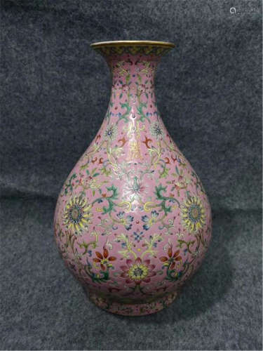 A Sgriffiato Pear Shaped Vase of Qing Dynasty