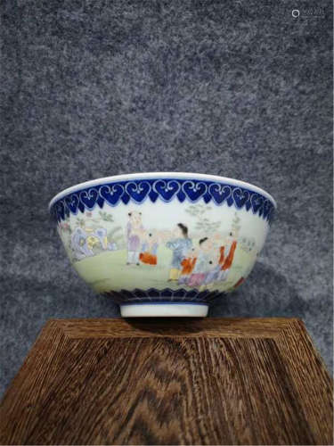A Famille Rose Bowl of Qing Dynasty