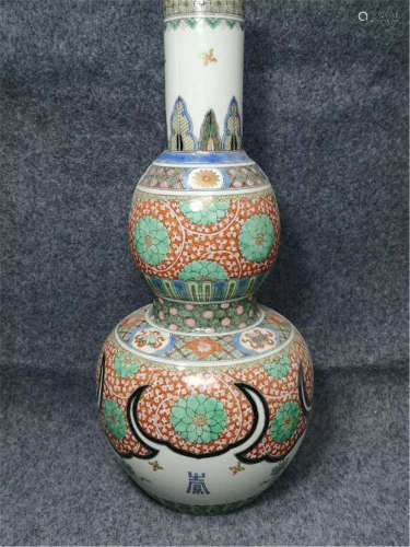 A Famille Verte Vase of Qing Dynasty