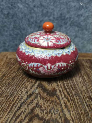 A Famille Rose Jar of Qing Dynasty