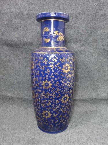A Blue Glazed Mallet Vase of Qing Dynasty