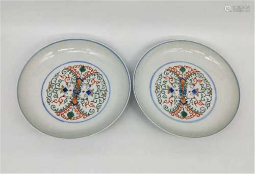 Pair Doucai plates of Qing Dynasty