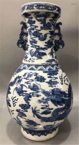 A Blue and White Vase of Qing Dynasty
