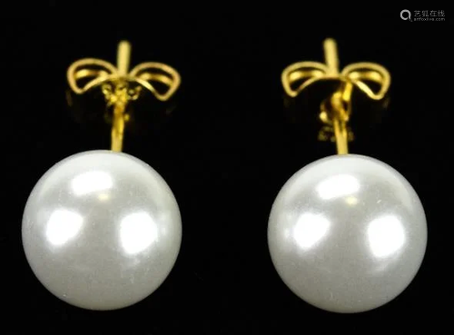 Pair of 6mm Pearl Stud Earrings