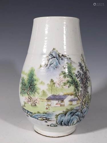 Qing Chinese Famille Rose Porcelain Vase