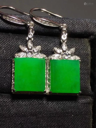 Pair of Chinese Green Jadeite Earring