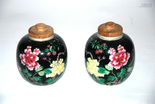 Cina coppia di vasi in ceramica decoro famiglia