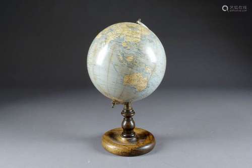 Ancien Globe Terrestre.