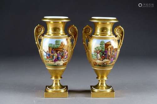 Paire De Vases Balustre.