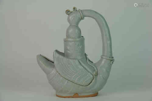 A Chinese Porcelain Goose-shaped Zun