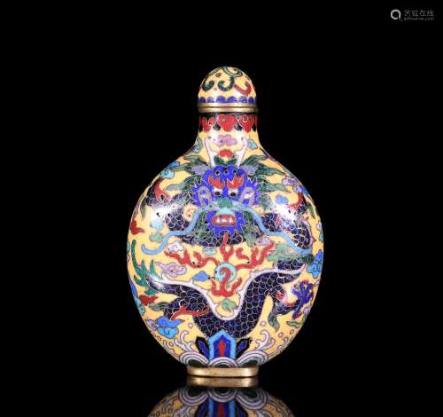 A Chinese Cloisonne Dragon Patterned Snuff Bottle