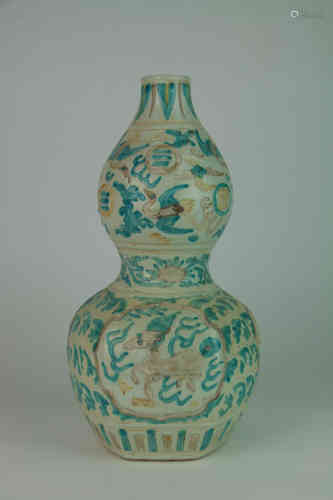 A Chinese Porcelain Gourd-shaped Vase 