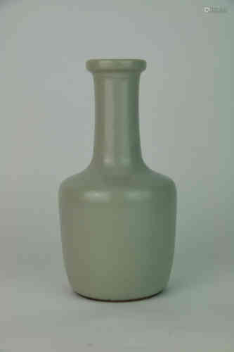 A Chinese Porcelain Bell-shaped Zun
