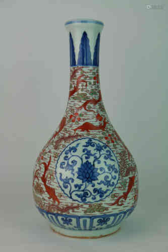 A Chinese Multicolored Porcelain Vase