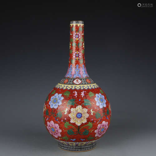 A Chinese Famille Rose Porcelain Vase