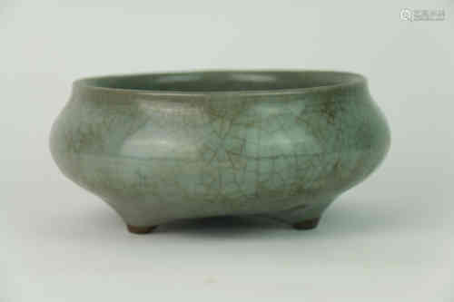 A Chinese Porcelain Censer