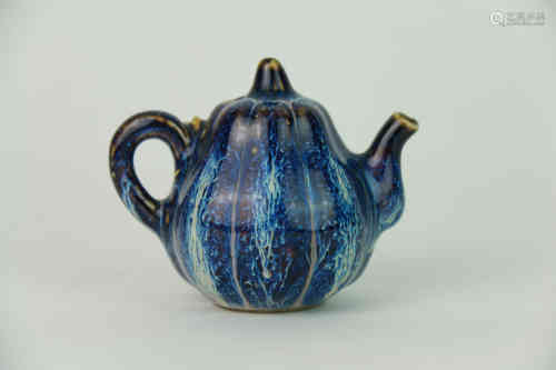 A Chinese Porcelain Water Pot