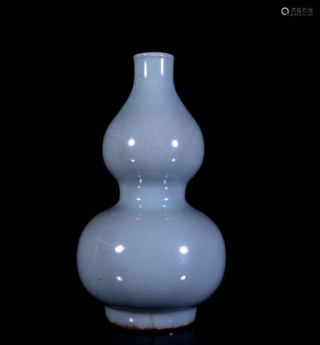 A Chinese Gourd-shaped Porcelain Vase