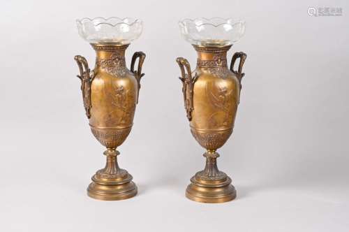 Paire de vases balustre en bronze à patine médaill…