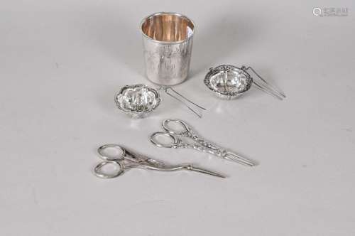 Lot en argent comprenant : une timbale en argent u…