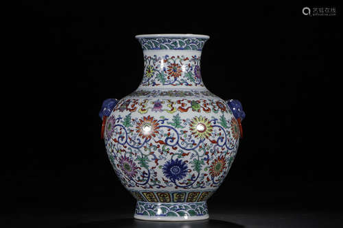 A Chinese Blue and White Floral Porcelain Zun