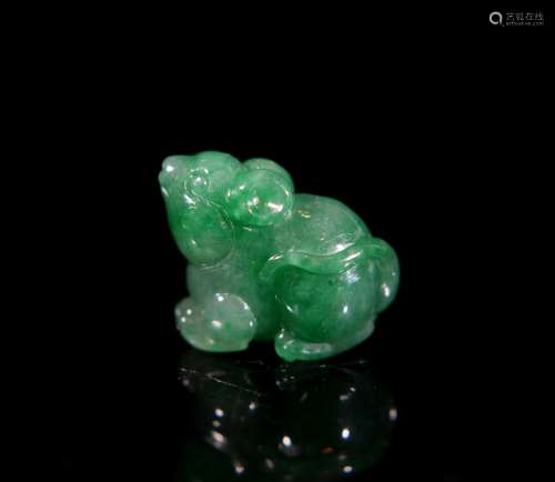 A Chinese Jadeite Mouse Pendant