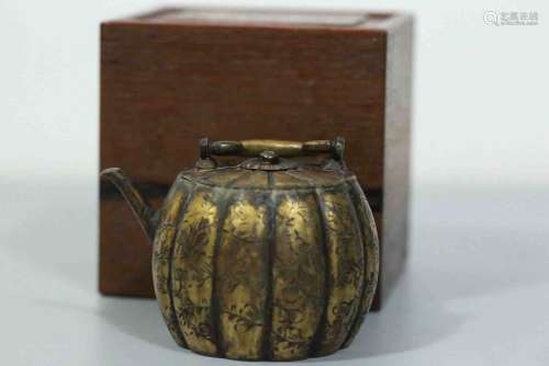 A Chinese Bronze Gilding Water Pot 