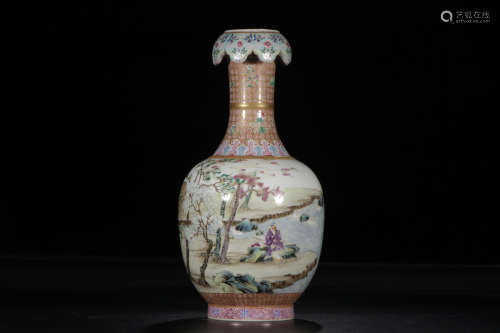 A Chinese Famille Rose  Porcelain Vase