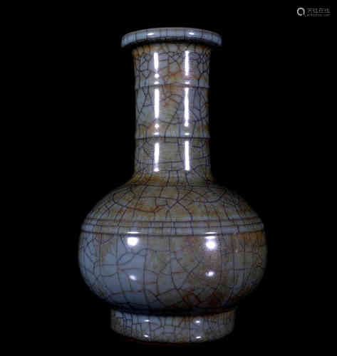 A Chinese Porcelain Vase