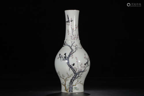 A Chinese Famille Rose Porcelain Olive-shaped Vase