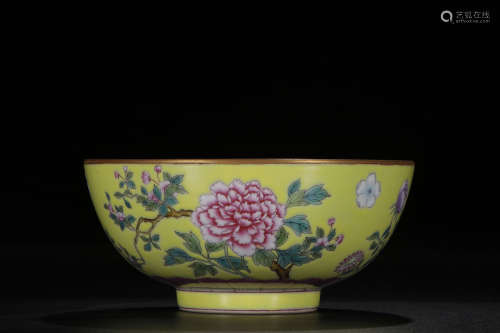 A Chinese Enamel Gilt Yellow Ground Floral Porcelain Bowl