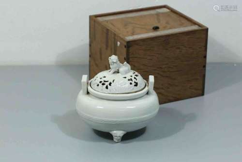 A Chinese Porcelain Three-legged Incense Burner 