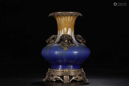 A Chinese Porcelain Vase Inlaid with Copper Ornaments