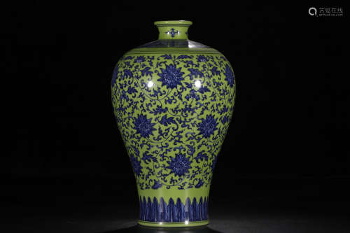 A Chinese Green Ground Blue and White Floral Porcelain Plum Vase