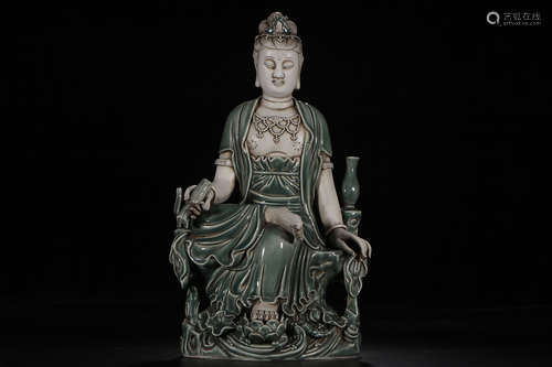 A Chinese Green Glazed Porcelain Zizai Guanyin