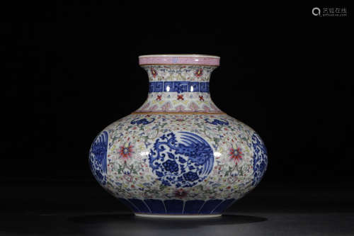 A Chinese Blue and White Famille Rose Porcelain Vase