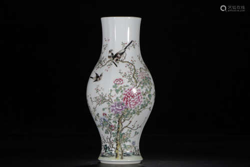 A Chinese Enamel Floral Porcelain Olive-shaped Vase