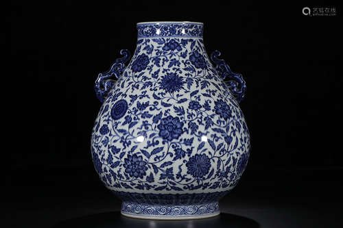 A Chinese Blue and White Floral Porcelain Zun