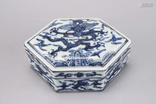 A Blue and White Dragon and Phoenix Box and Cover