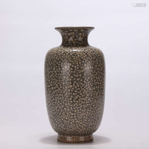 A Ge-type Lantern Shaped Vase