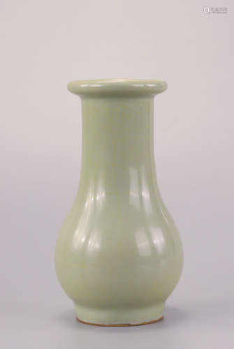 A Longquan Celadon Longneck Vase