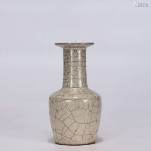 A Ge-type Rouleau Vase