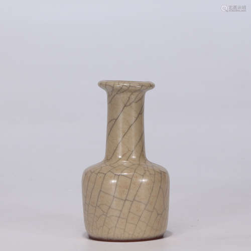 A Ge-type Mallet Vase