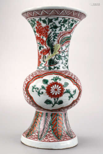 A Famille Verte Beaker Vase